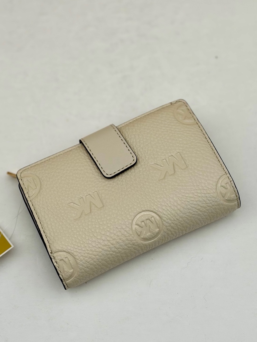 MICHAEL KORS Jet Set Travel Medium Logo Debossed Bifold Wallet - Picture 6 of 9